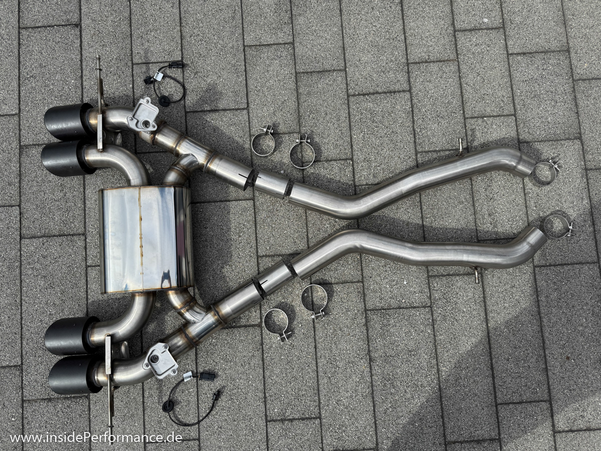 Komplette Anlage für BMW M2 G87 – inklusive Montagematerial Komplettansicht der BMW M2 G87 Abgasanlage mit allen Rohrführungen